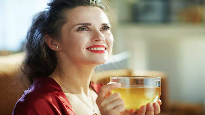 ​தொண்டை சளியை குறைக்க இஞ்சி தேநீர்!​